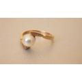 Awesome 9 ct Gold Pearl Ring
