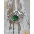 Sterling silver ladies ring Size: R.5 Beautiful greenstone ring
