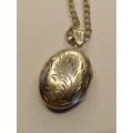 Sterling silver chain with locket that opens 60cm long