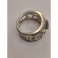 Beautiful sterling silver ladies ring Size: N