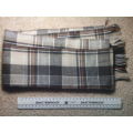 A Nice Checked Scarf (Grey and Beige)