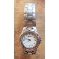 Avan Quartz Analogue Watch - Do not know if working - Strap Poor