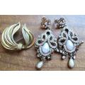 Vintage Costume jewellery Brooch & Ear rings - see pics - 1 BID