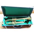 Trumpet in Case -Mouthpiece & Music sheet holder -Can not say of working 100%