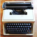Olivetti LETTERA 31 Typewriter - Vintage in Case working Condition - will need ribbon