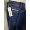 Diesel Jeans - Straight Leg - W30 L32
