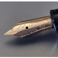 Highly collectable - Authentic and rare Pelikan Germany 400 14k nib fountain pen