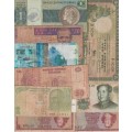 STARTING @ R5.00 - CLEARANCE - SEVERAL OLD AND DAMAGED BANKNOTES - SEE 2 SCANS