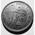 UNION OF SOUTH AFRICA - 1 SHILLING  1957 QUEEN ELIZABETH II - see scan