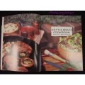 The South African Kettle Braai Cookbook, Shirley Guy - Marty Klinzman, +200Rec, 112pg, Hardcover, A4