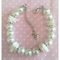 Perrine Bracelets, White Glass Pearl And Shell Chips, Nickel Findings, Lobster Clasp, 20cm + 5cm Ex