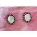 Earrings, White Simulated Cats Eye, Nickel Findings And Ear Studs, Diameter 14mm x 12mm, 2pc