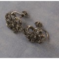 Vintage screw on earrings
