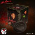 Mezco Burst-A-Box A Nightmare on Elm Street: Freddy Krueger - 35cm when popped.