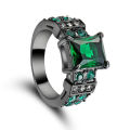 Beautiful Emerald Green Crystal Ring - Size 6 3/4