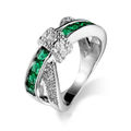 Beautiful Emerald Green Crystal Ring - Size 8