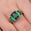 Stunning Emerald Green Crystal Ring - Size 6