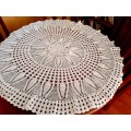 Small crochet tablecloth - round - 112cm diameter - white - good condition