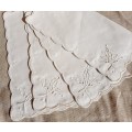 4 white embroidered napkins - cotton - small mark  - 26 x 26cm