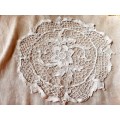 Handmade needle lace doily / doilie - 17cm - white - scarce