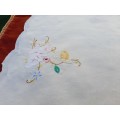 2 embroidered cloths - cream - 29 x 48cm -