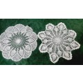 Two round doilies - white - 24 and 26 cm