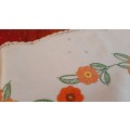Square linen tablecloth, off white colour, with flower hand embroidery 80 x 80 cm
