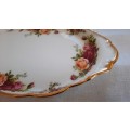 Royal Albert - country roses - oval dish - 26 cm long and 15 cm wide
