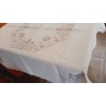 Pale pink embroidered tablecloth 130 x 130 cm - cotton