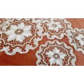 Set of 6 lace mats - 13-23 cm - ecru and white