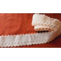 Embroiderie anglaise - 4 metres- peach colour 5cm wide
