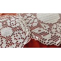 2 filet crochet doilies - white - 20 and 31 cm diameters