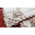 3 embroidered linen napkins 42 x 42 cm