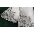 2 embroidered linen napkins 46 x 46cm