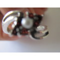 925 Sterling Silver  Pearl and Garnets  Ring