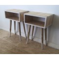 WOODEN WHITE TIPPED RUSTIC RETRO SIDE TABLE!