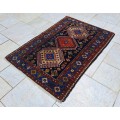 STUNNING HAND-KNOTTED PERSIAN CARPET! 1570mm - 1090mm