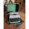 Vintage Remington Typewriter in Carry Case