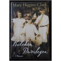 MARY HIGGINS CLARK - Kitchen Privileges: A Memoir - SimonandSchuster - 2002 Hardback