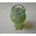 VINTAGE MOTTLED GREEN & WHITE ART GLASS 15cm VASE