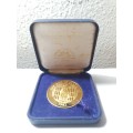 1982 THE BULL OF CLARENCE - LIMITED EDITION ONE OZ BRONZE MEDALLION WITH CASE.