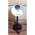 SECONDHAND VINTAGE ADJUSTABLE ELECTRIC TABLE LAMP IN GOOD WORKING CONDITION.