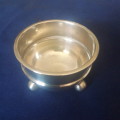 HALLMARKED STERLING SILVER SMALL BOWL ON BALL FEET