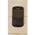 Blackberry Bold 9900 Mint condition, original box, sleeve and 5 back covers