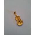 Lovely violin brooch