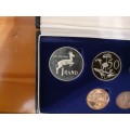 ** Beautiful 1983 Short Proof Set With Silver R1 **