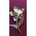 VINTAGE FLOWER BROOCH WITH FAUX PEARLS