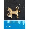 Horse pendant/charm in 9ct yellow gold