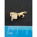 Horse pendant/charm in 9ct yellow gold