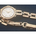 Avia ladies 17 Jewel Inca-block- solid 9ct gold watch casing and strap